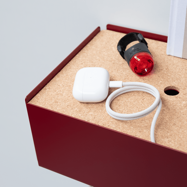 CHARGE-BOX Ladestation - Elegantes Kabelmanagement