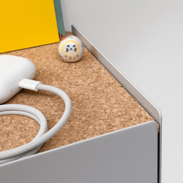 CHARGE-BOX Ladestation - Elegantes Kabelmanagement