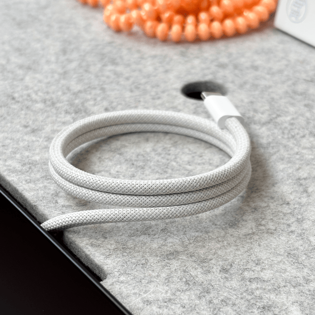 CHARGE-BOX Ladestation - Elegantes Kabelmanagement