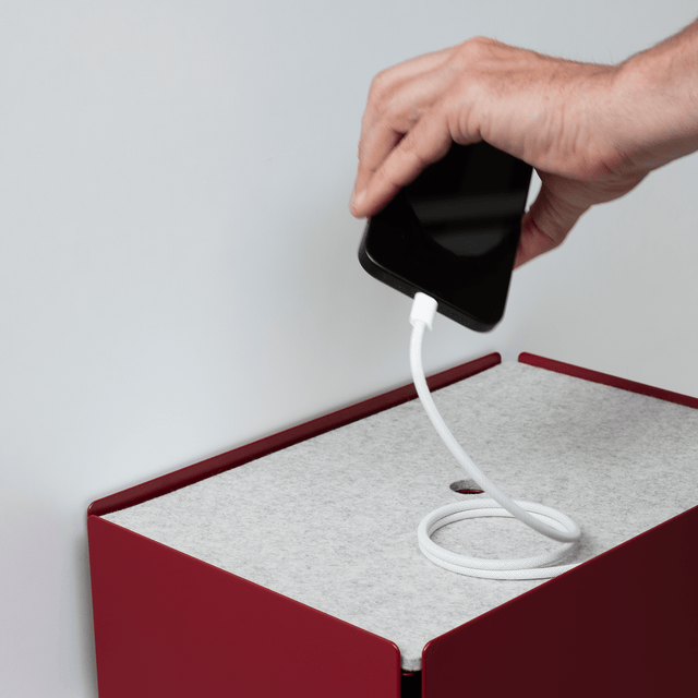 CHARGE-BOX Ladestation - Elegantes Kabelmanagement