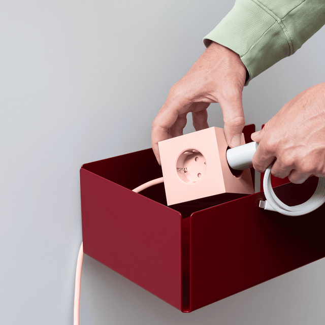 CHARGE-BOX Ladestation - Elegantes Kabelmanagement