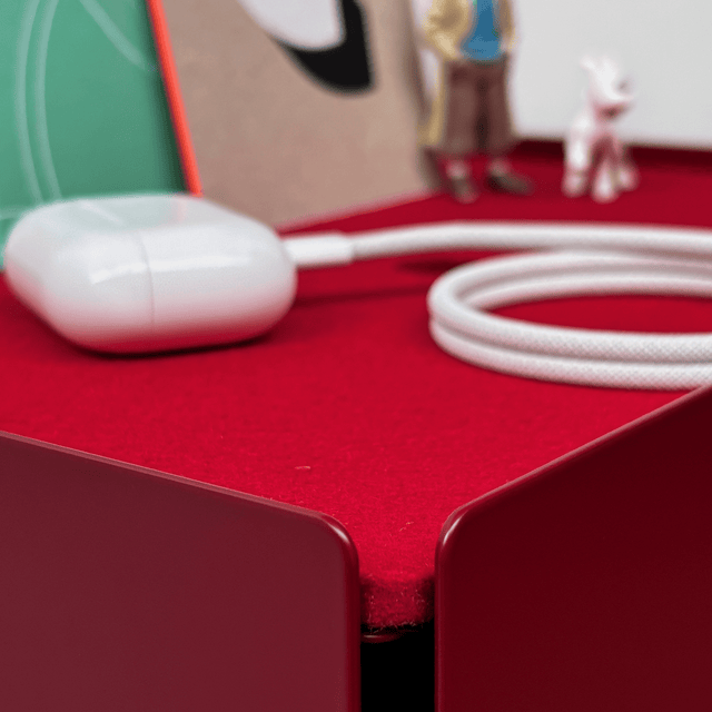 CHARGE-BOX Ladestation - Elegantes Kabelmanagement