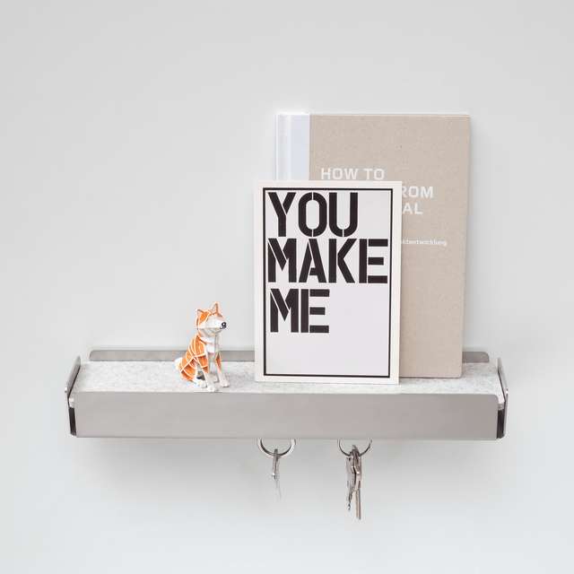 Sonderedition: KEY-BOX Edelstahl geschliffen - Schlüsselbrett mit Ablage für den Flur, Schmuckorganizer für dein Bad oder Schlafzimmer, Hakenleiste für die Küche oder Balkon