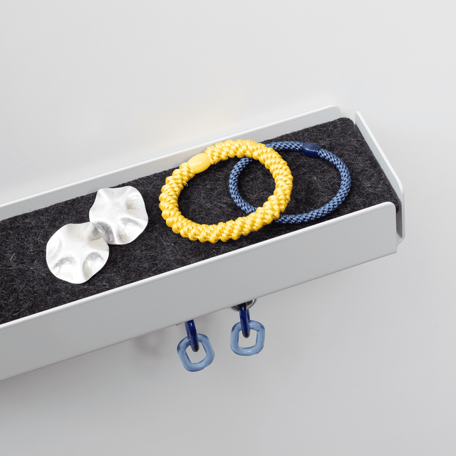 KEY-BOX - Schlüsselbrett mit Ablage für den Flur, Schmuckorganizer für dein Bad oder Schlafzimmer, Hakenleiste für die Küche oder Balkon