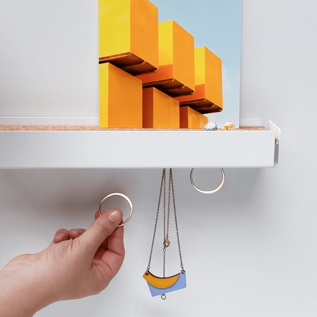 KEY-BOX - Schlüsselbrett mit Ablage für den Flur, Schmuckorganizer für dein Bad oder Schlafzimmer, Hakenleiste für die Küche oder Balkon