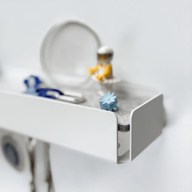 KEY-BOX - Schlüsselbrett mit Ablage für den Flur, Schmuckorganizer für dein Bad oder Schlafzimmer, Hakenleiste für die Küche oder Balkon