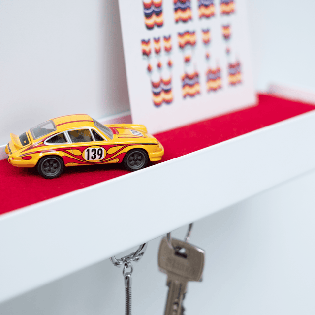 KEY-BOX - Schlüsselbrett mit Ablage für den Flur, Schmuckorganizer für dein Bad oder Schlafzimmer, Hakenleiste für die Küche oder Balkon